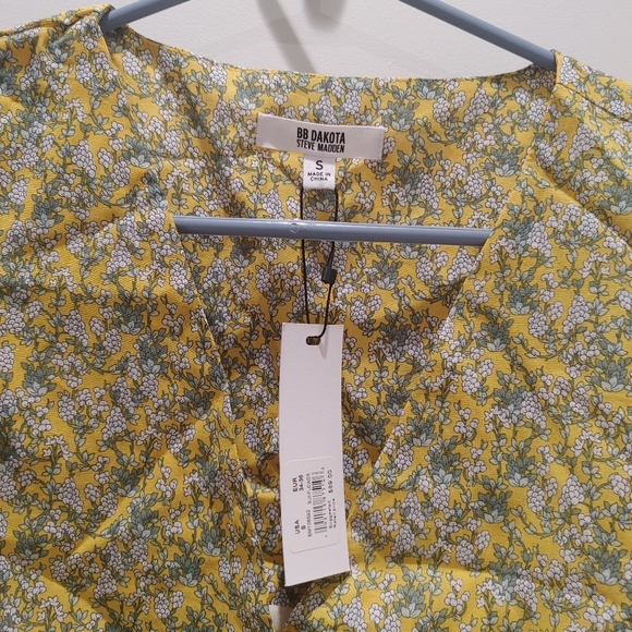 NWT BB Dakota by Steve Madden Big Flirt Energy Floral Faux Wrap Mini Dress, Sz S - Picture 7 of 12